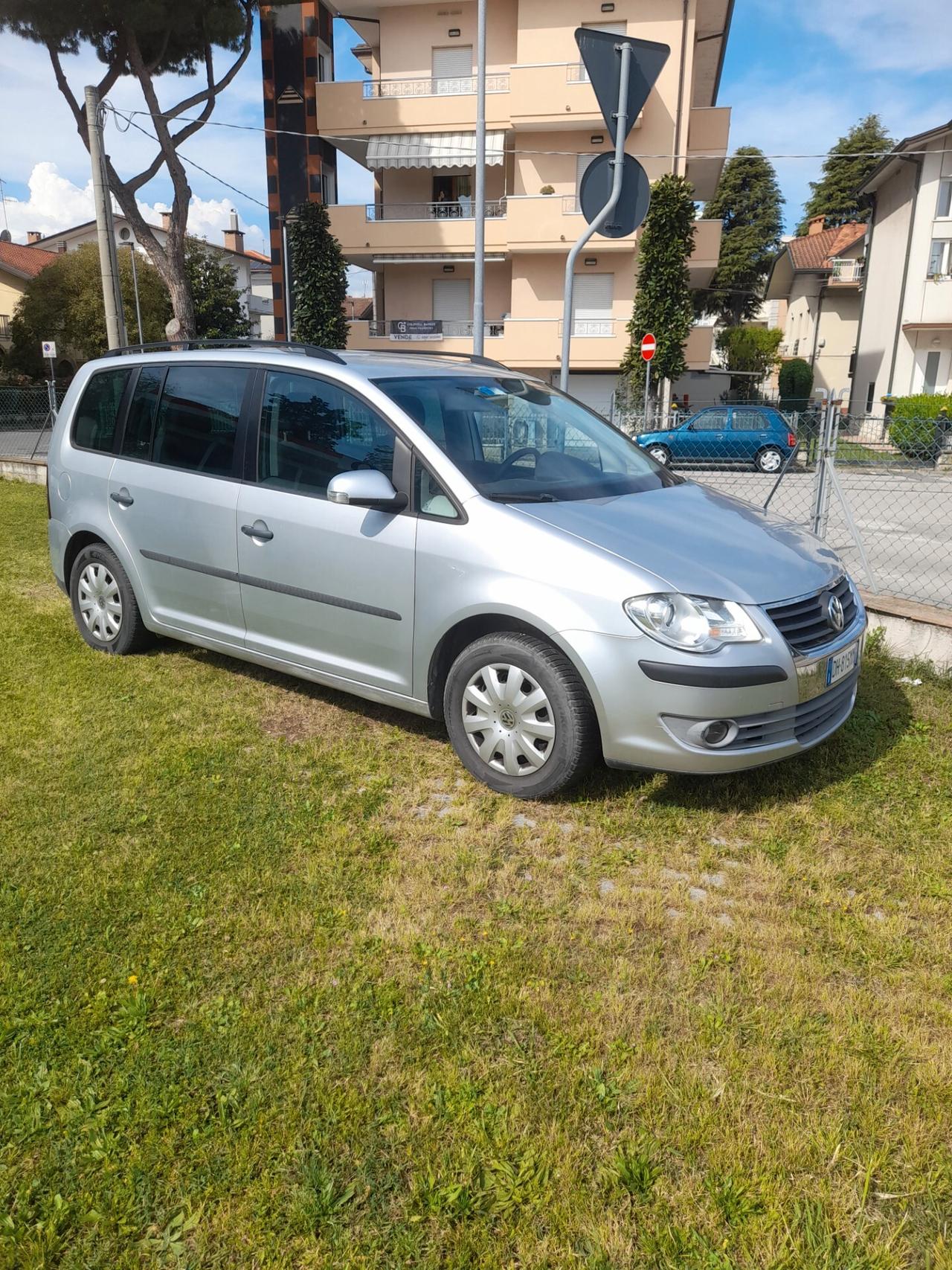 Volkswagen Touran 1.6 GPL