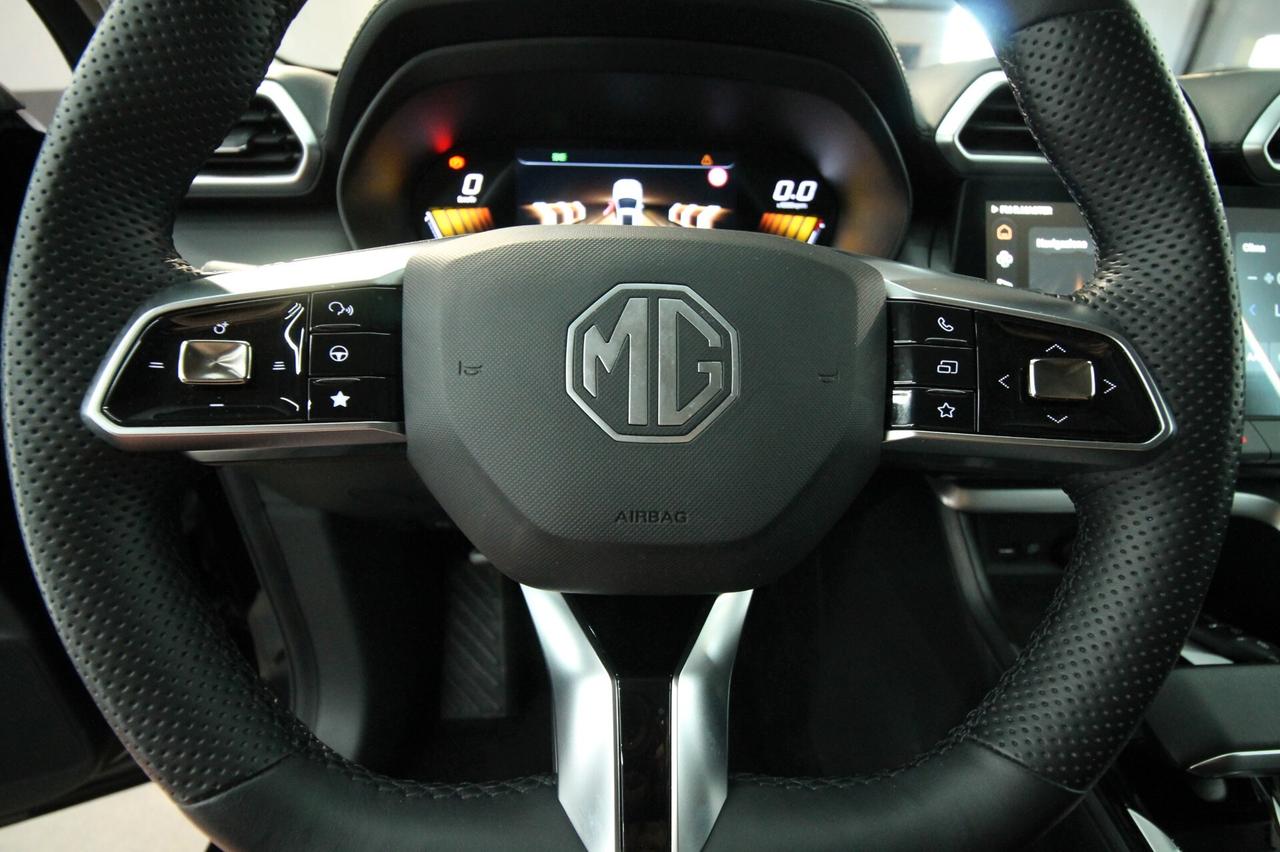MG ZS HYBRID + LUX 1.5 102 CV