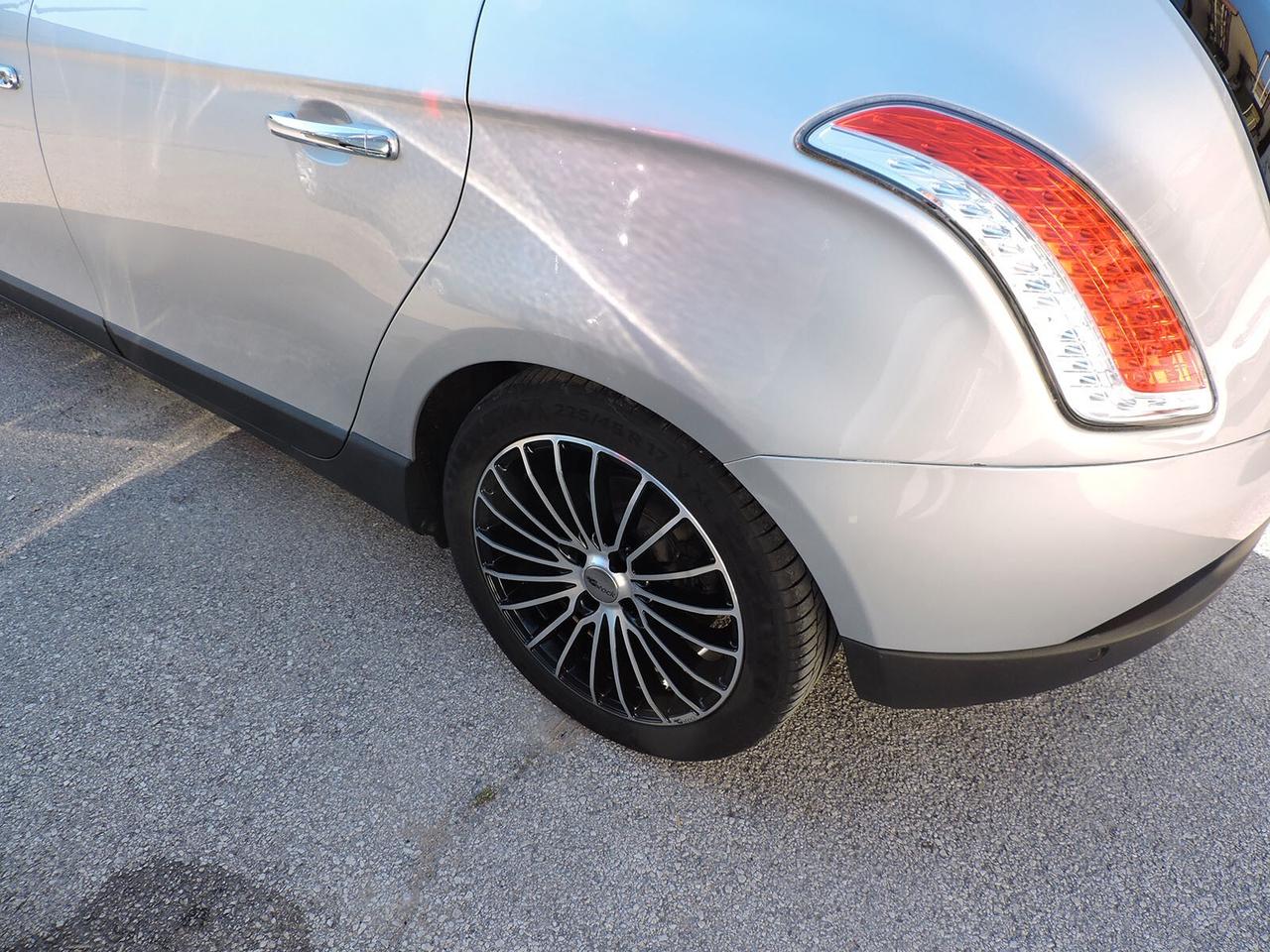 Lancia Delta 1.4 T-Jet 120 CV Platino Ecochic GPL