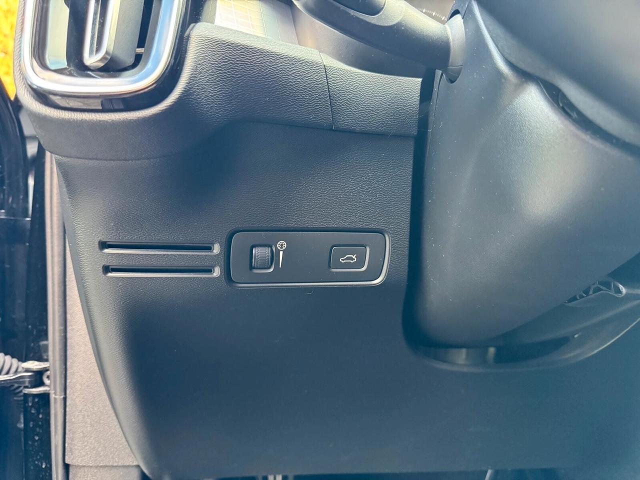 VOLVO XC40 D3 GEARTRONIC R-DESING 150cv
