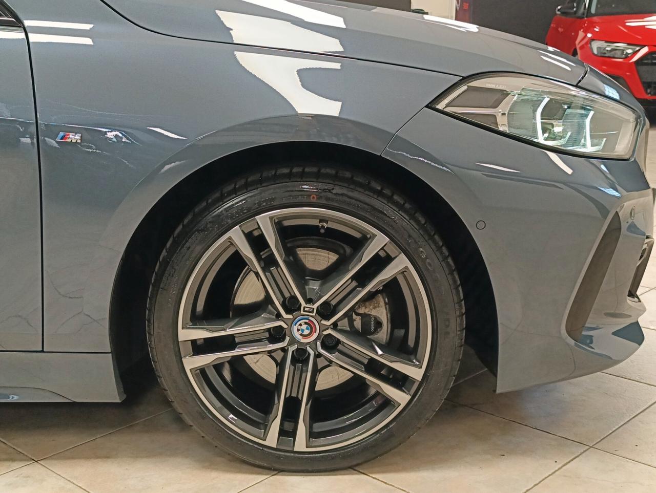 Bmw 118 118d 5p. Msport