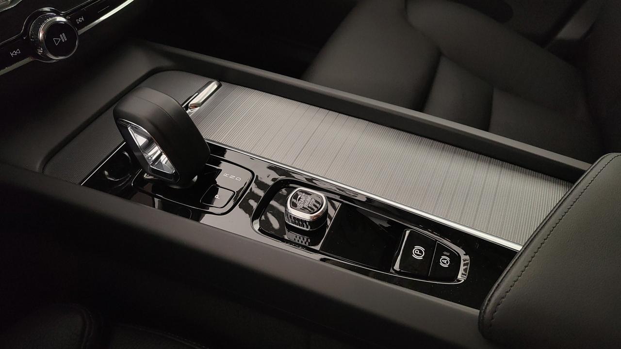 VOLVO XC60 2.0 t6 phev Plus Bright awd auto