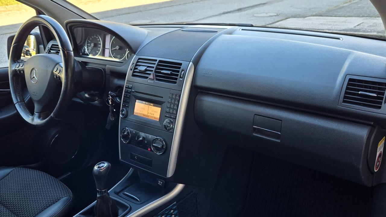 Mercedes-benz A 170 150 BlueEFFICIENCY Coupé Avantgarde