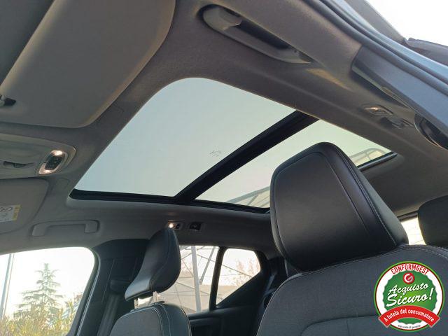 VOLVO XC40 D3 Momentum Navi Pelle Led Tetto Panoramico