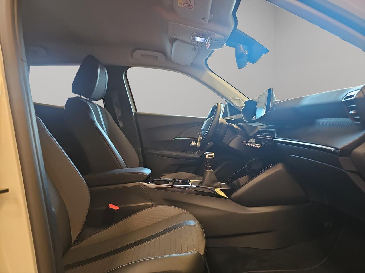 Peugeot 2008 PureTech 100 S&S Allure Pack GT LINE