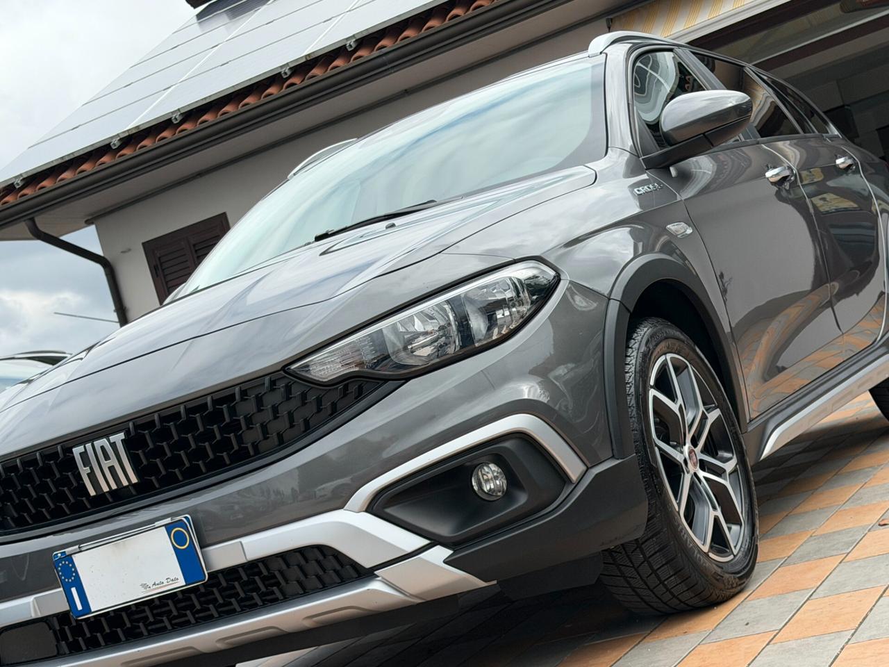 Fiat Tipo SW 1.6 M.JET 130 cv. CROSS (Autocarro 5 posti N1)
