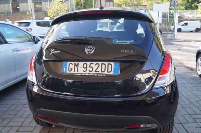 LANCIA Ypsilon 1.0 FireFly 5 porte S&S Hybrid Silver