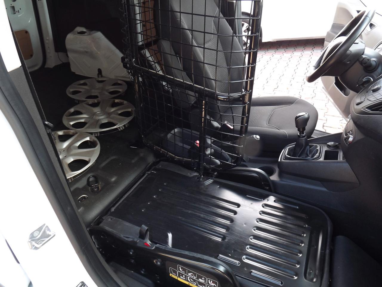 FORD TRANSIT COURIER