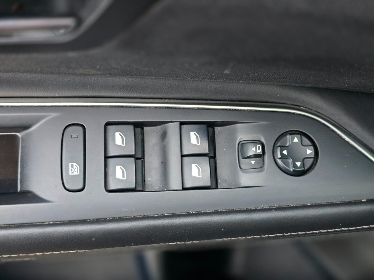 PEUGEOT 3008 GT LINE TETTO APRIBILE PARI AL NUOVO