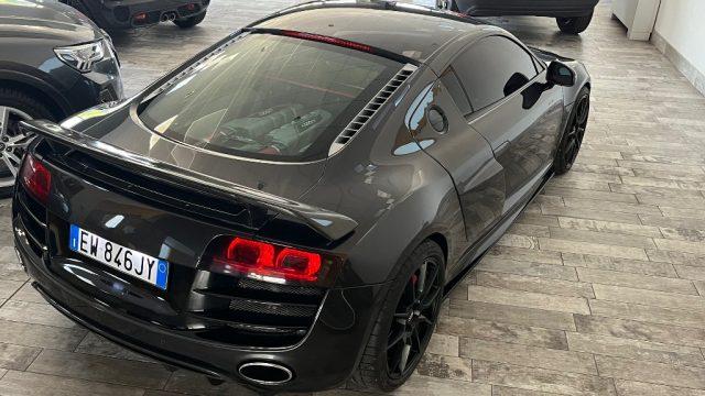 AUDI R8 5.2 V10 FSI quattro R tronic