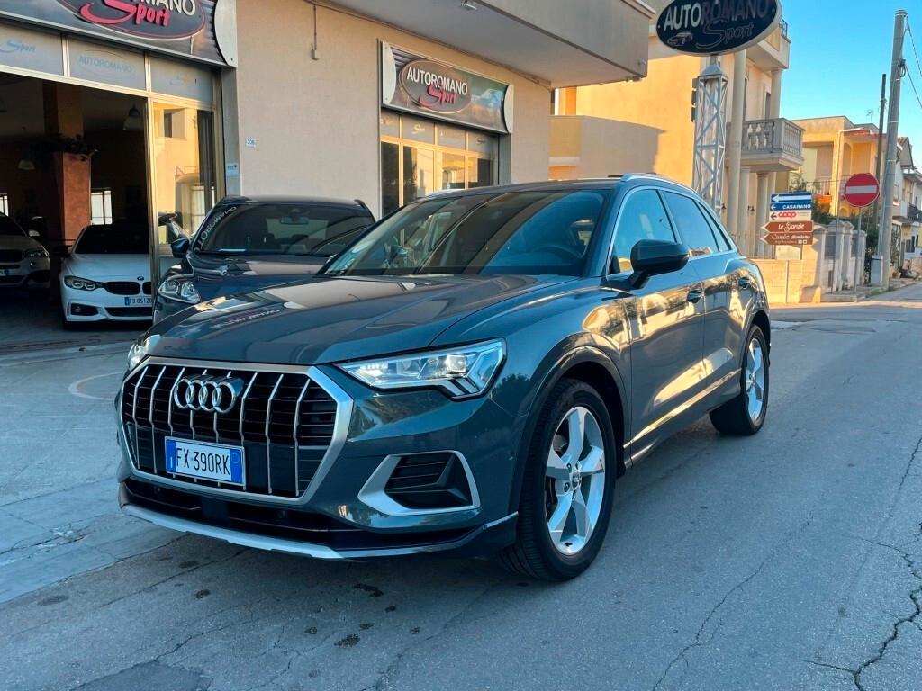 Audi Q3 35 TDI S tronic Business Advanced con fari MATRIX