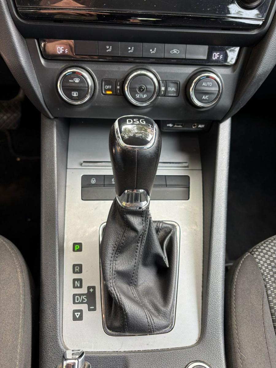 Skoda Octavia 1.6 TDI 105cv DSG Ambition Wagon