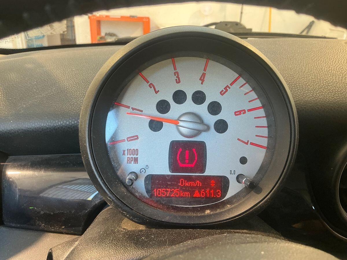 Mini 1.6 16V Cooper D soli 100.000km