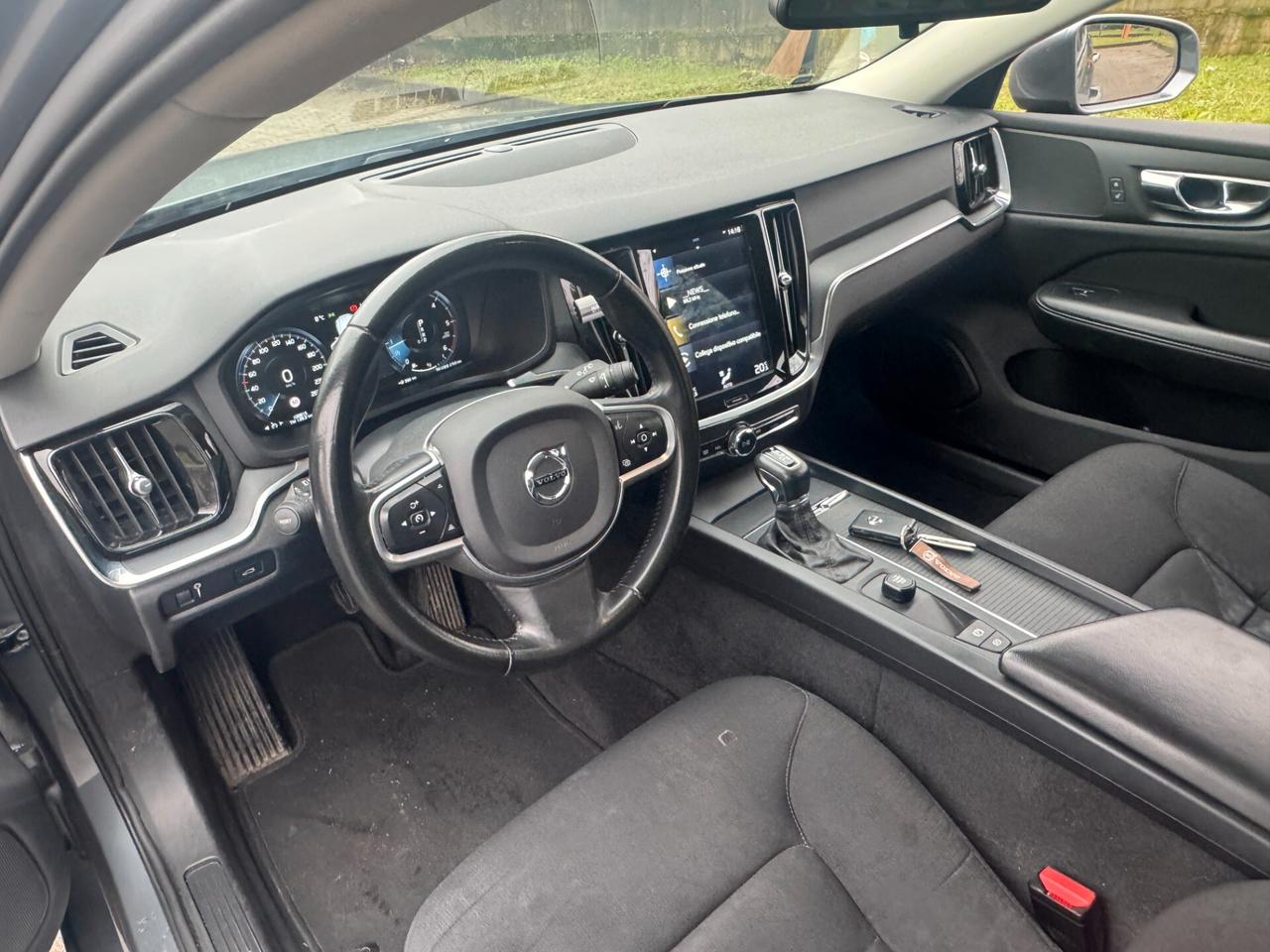 Volvo V60 2.0 d3 Momentum Business Pro auto my21