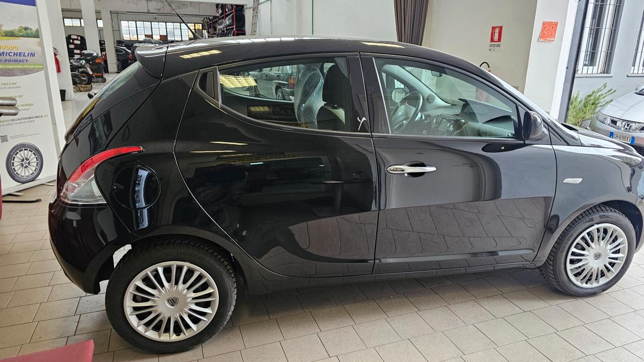 Lancia Ypsilon 0.9 TwinAir 85 CV 5 porte S&S DFN Unyca