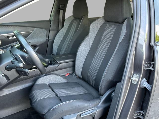 PEUGEOT 5008 BlueHDi 130 S&S EAT8 Active Business