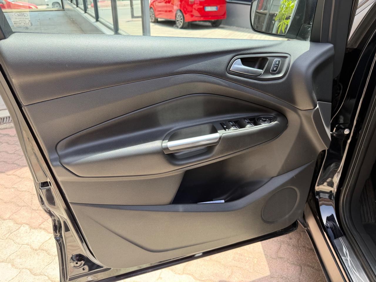 Ford Kuga 1.5 TDCI 120 CV Powershift Titanium 2018