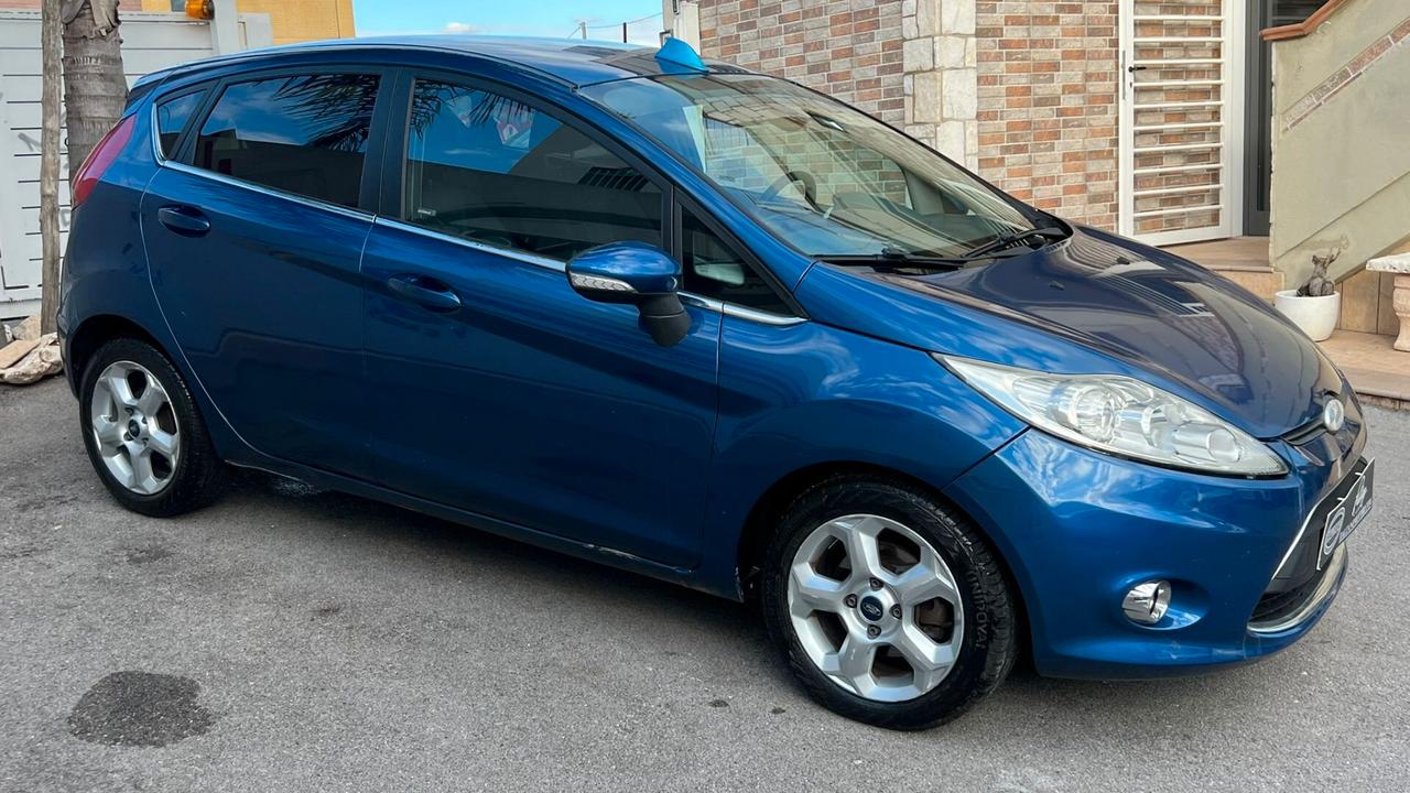 FORD FIESTA 1.4 GPL 97CV 2010