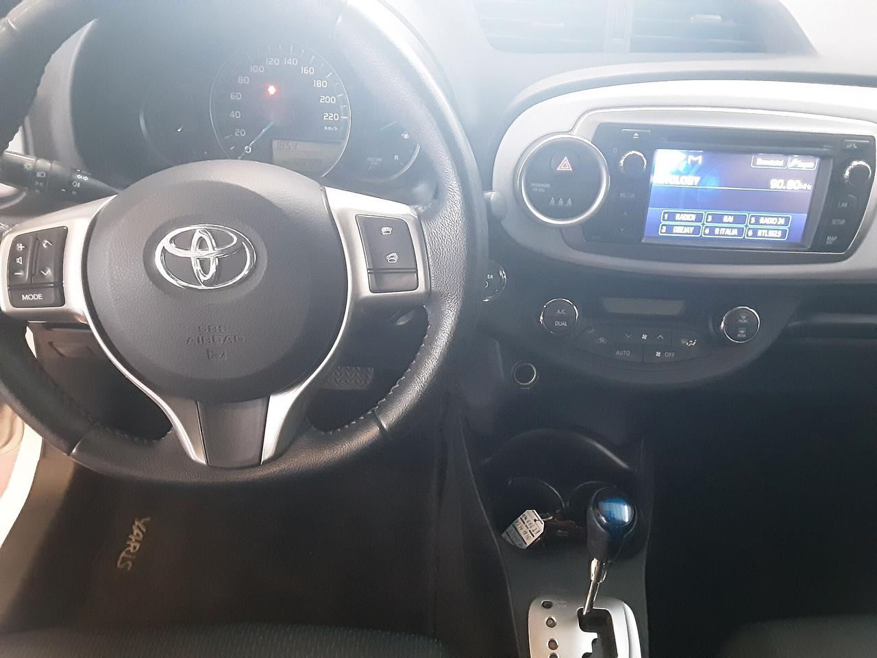 Toyota Yaris 1.5 Hybrid 5 porte Lounge