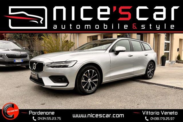 VOLVO V60 D3 R-design *NAVI*