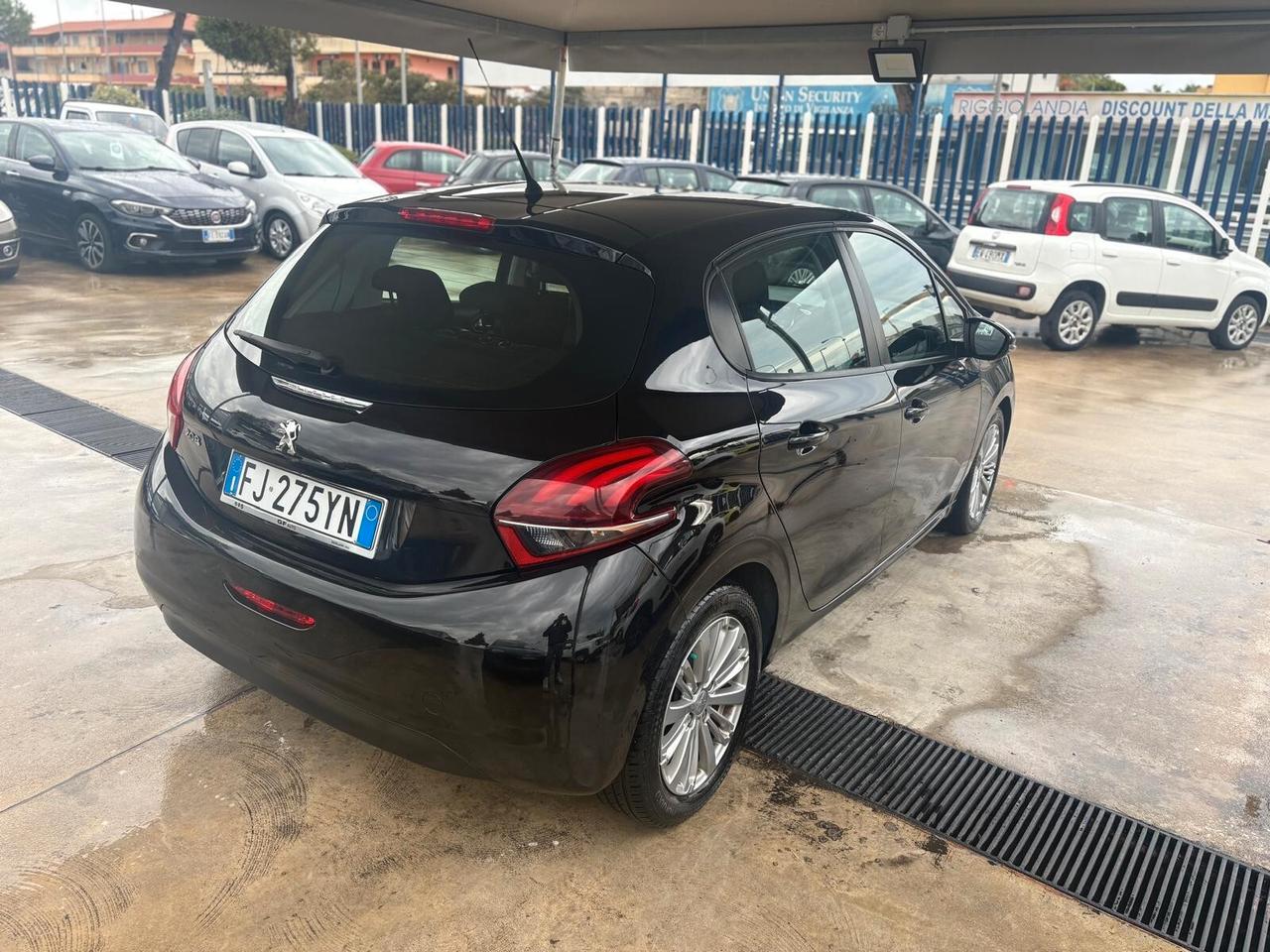 Peugeot 208 BlueHDi 75 5 porte Allure