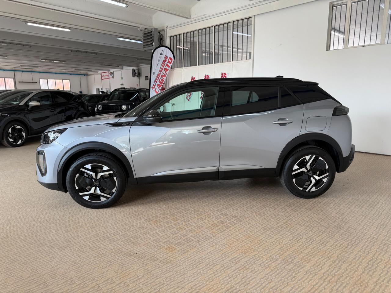 Peugeot 2008 Hybrid 145 e-DCS6 GT KM 9000 2025 Bicolor