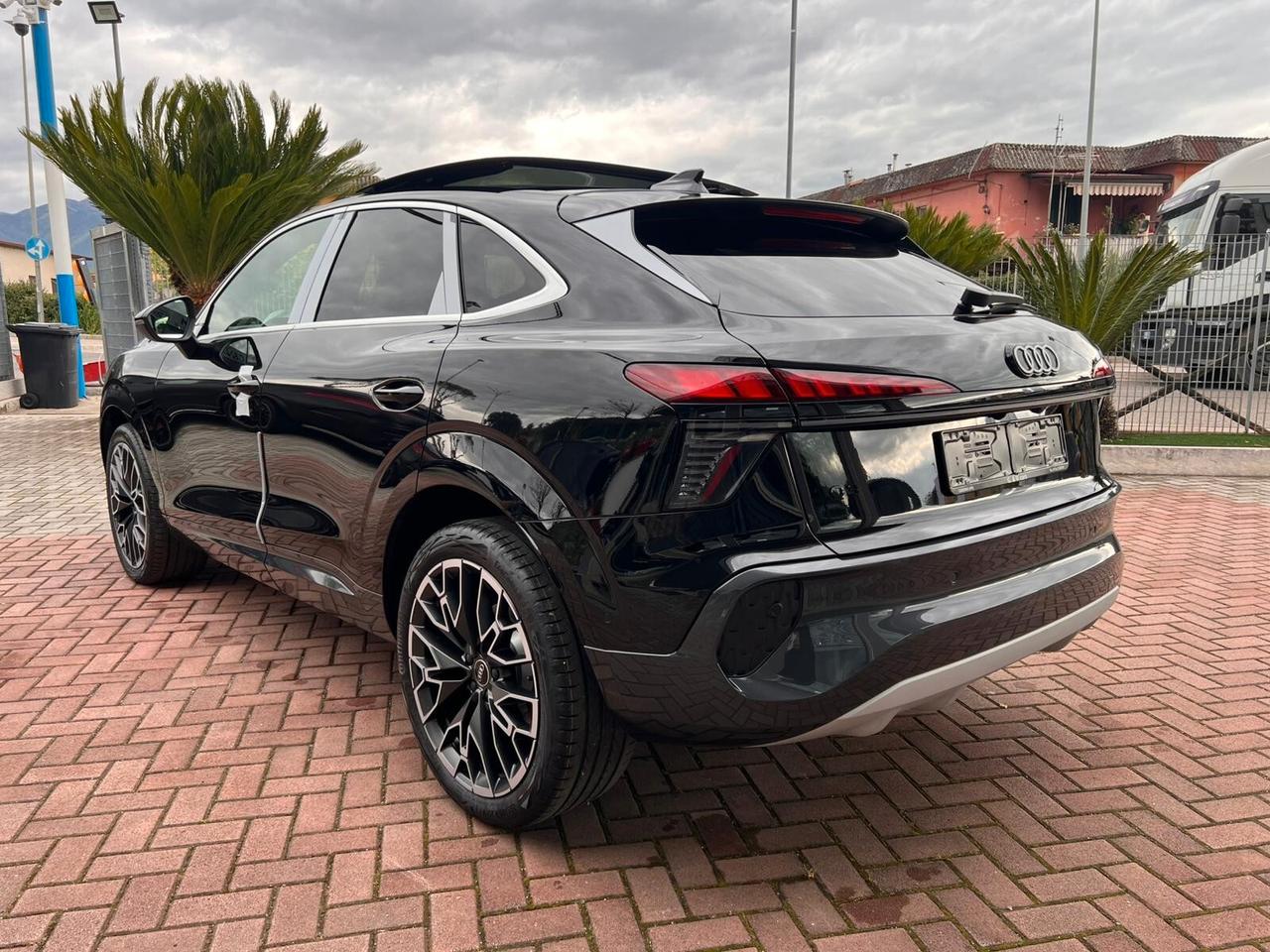 AUDI Q3 ACCONTO € 23.765,00 NOLEGGIO CON RISCATTO NO SCORING