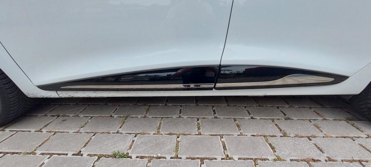 CLIO 1,5 DIESEL 90 CV DUEL NAVIGATORE LED CRUISE SENSORI X NEOPATENTATI IMPECCABILE