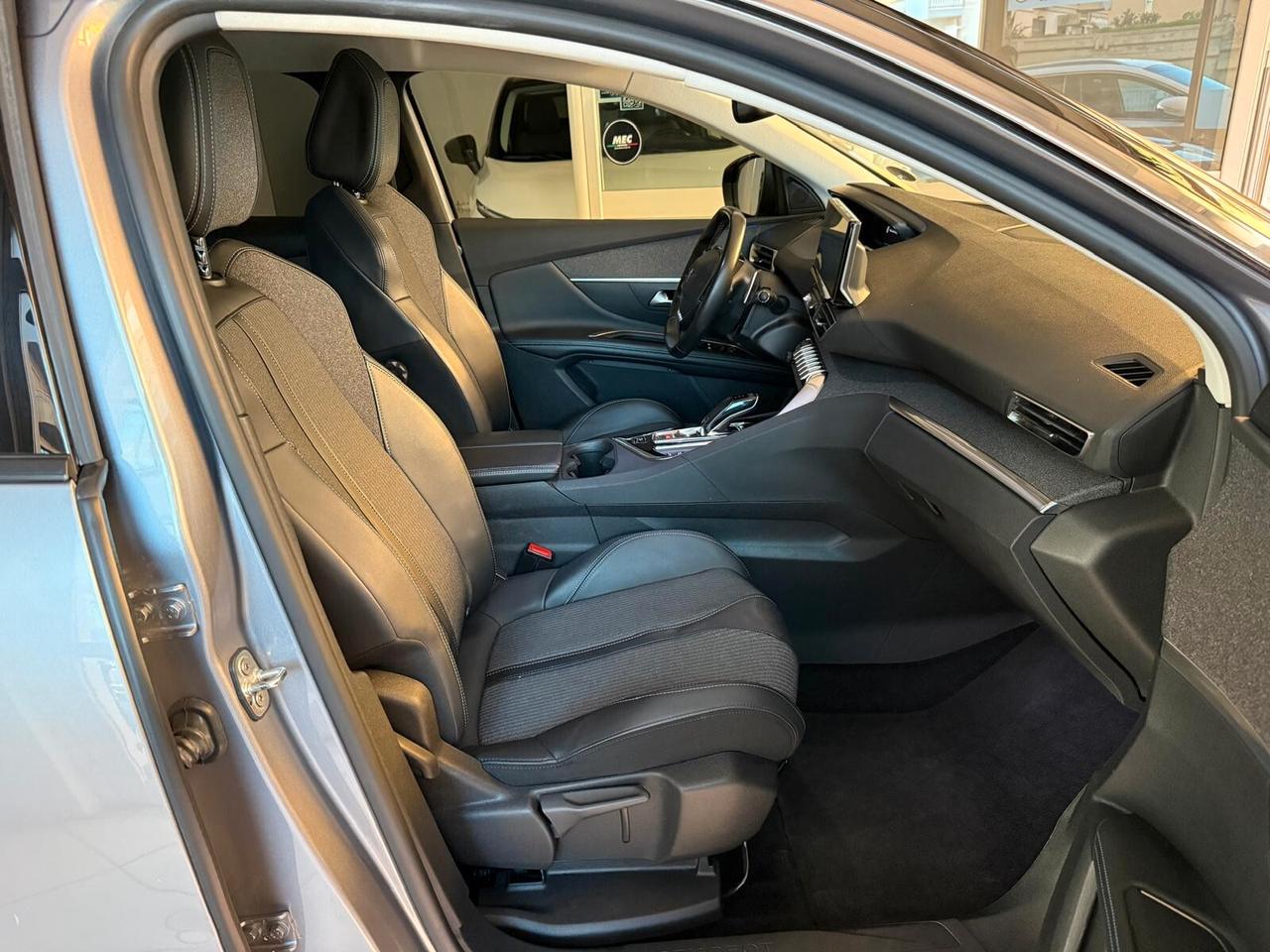 Peugeot 3008 BlueHDi 130 S&S EAT8 Active Pack