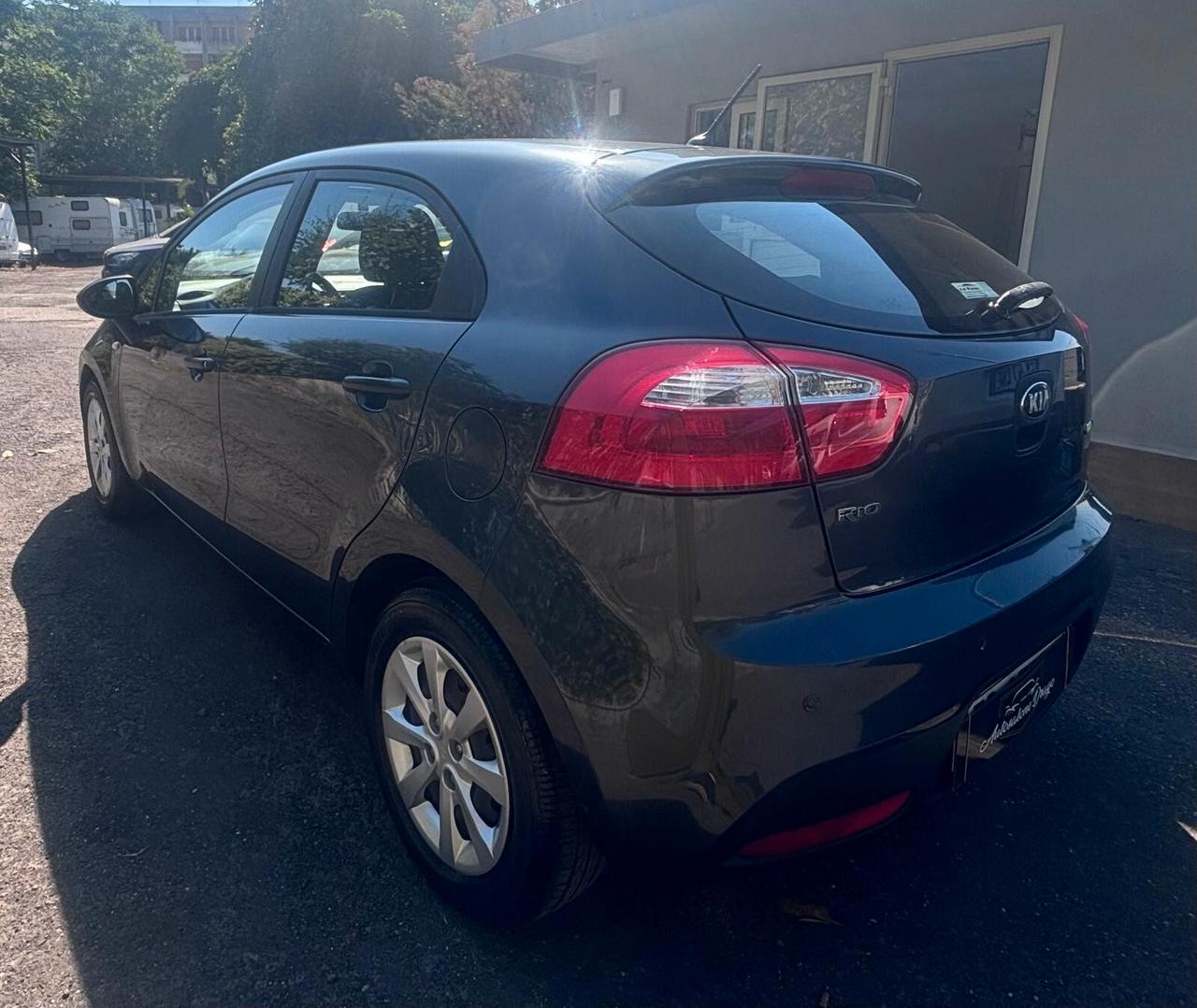 Kia Rio 1.1 CRDi WGT 5p. EX