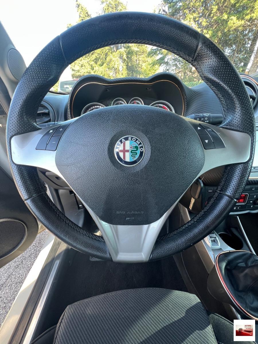 ALFA ROMEO - MiTo - 1.6 JTDm 16V Dist. Premium Pack