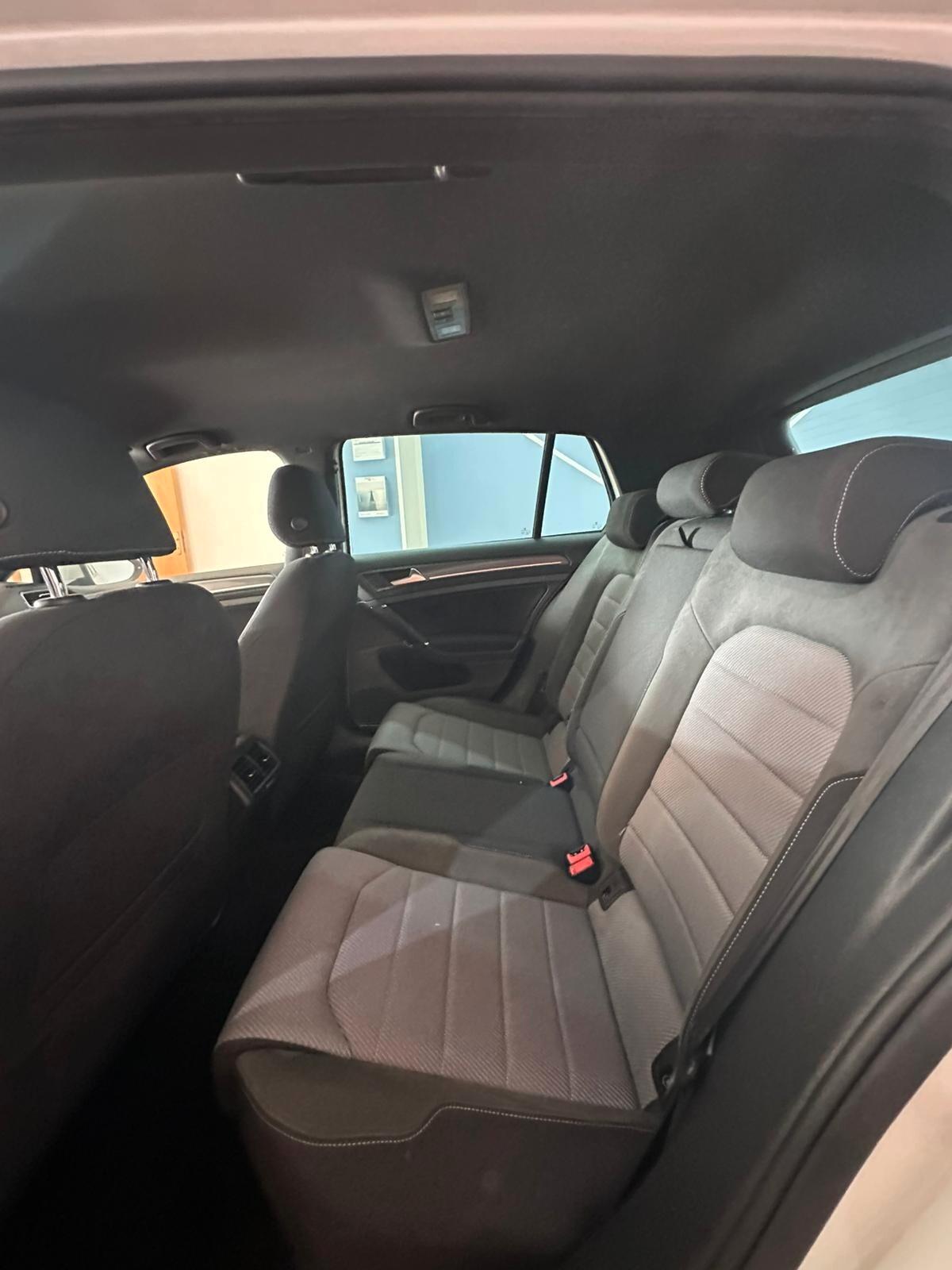 Volkswagen Golf 1.6 115 CV R-LINE
