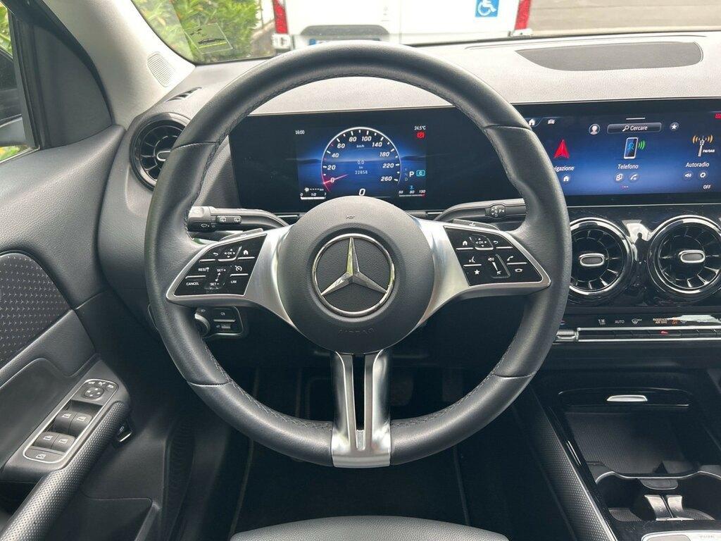 Mercedes GLA 180 180 D Advanced 8G-DCT