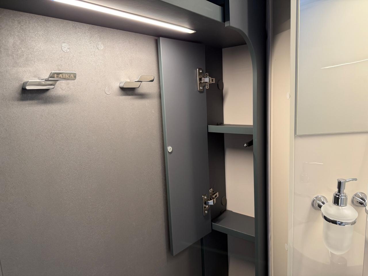 LAIKA KOSMO 319 L 6.99 AUTOMATICO LITIO