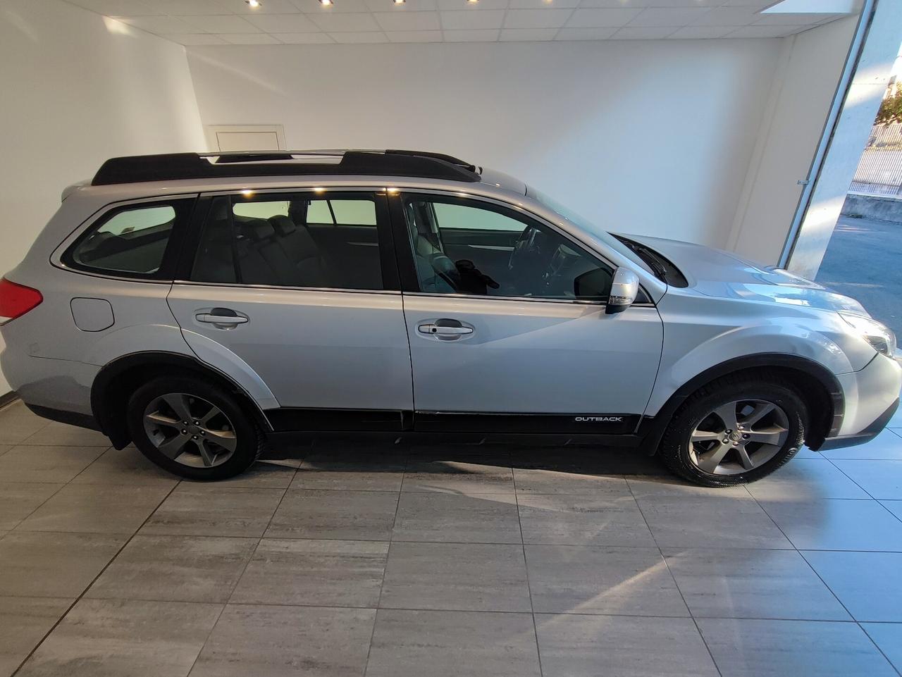 Subaru OUTBACK 2.0D Lineartronic Exclusive