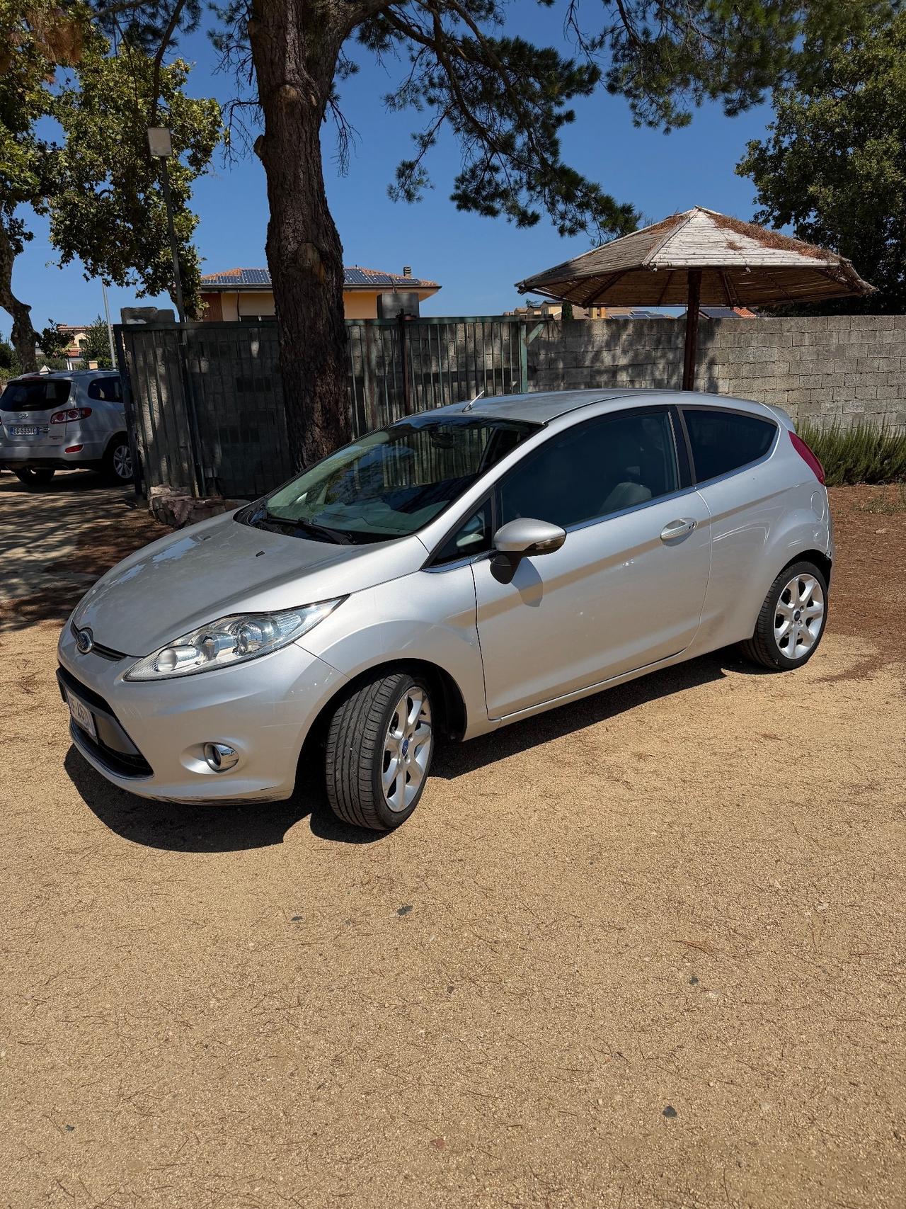Ford Fiesta 1.4 TDCi 70CV 3 porte Titanium