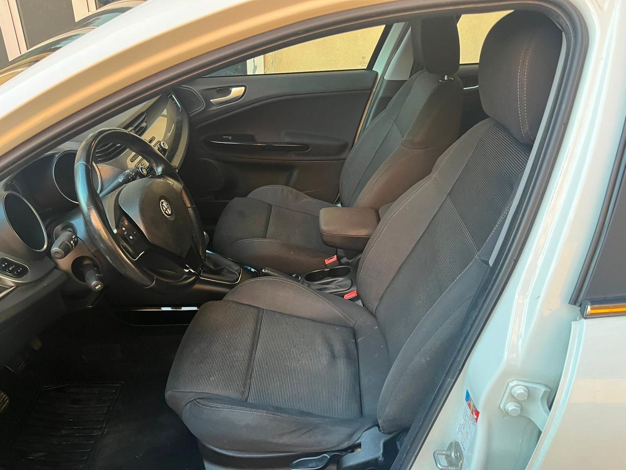 Alfa Romeo Giulietta 1.6 JTDm-2 105 CV Distinctive