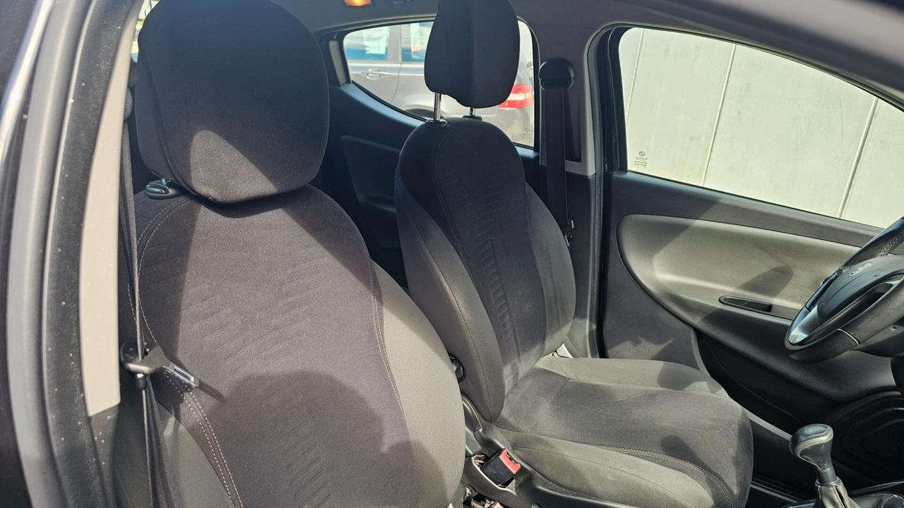 Lancia Ypsilon 0.9 TwinAir 85 CV 5 porte S&S Silver