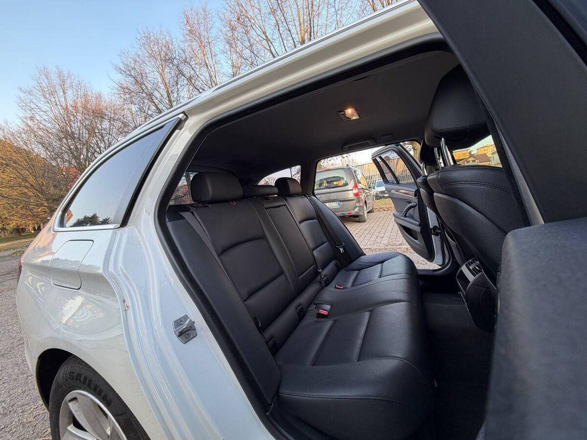BMW Serie 5 520d Business 190cv auto