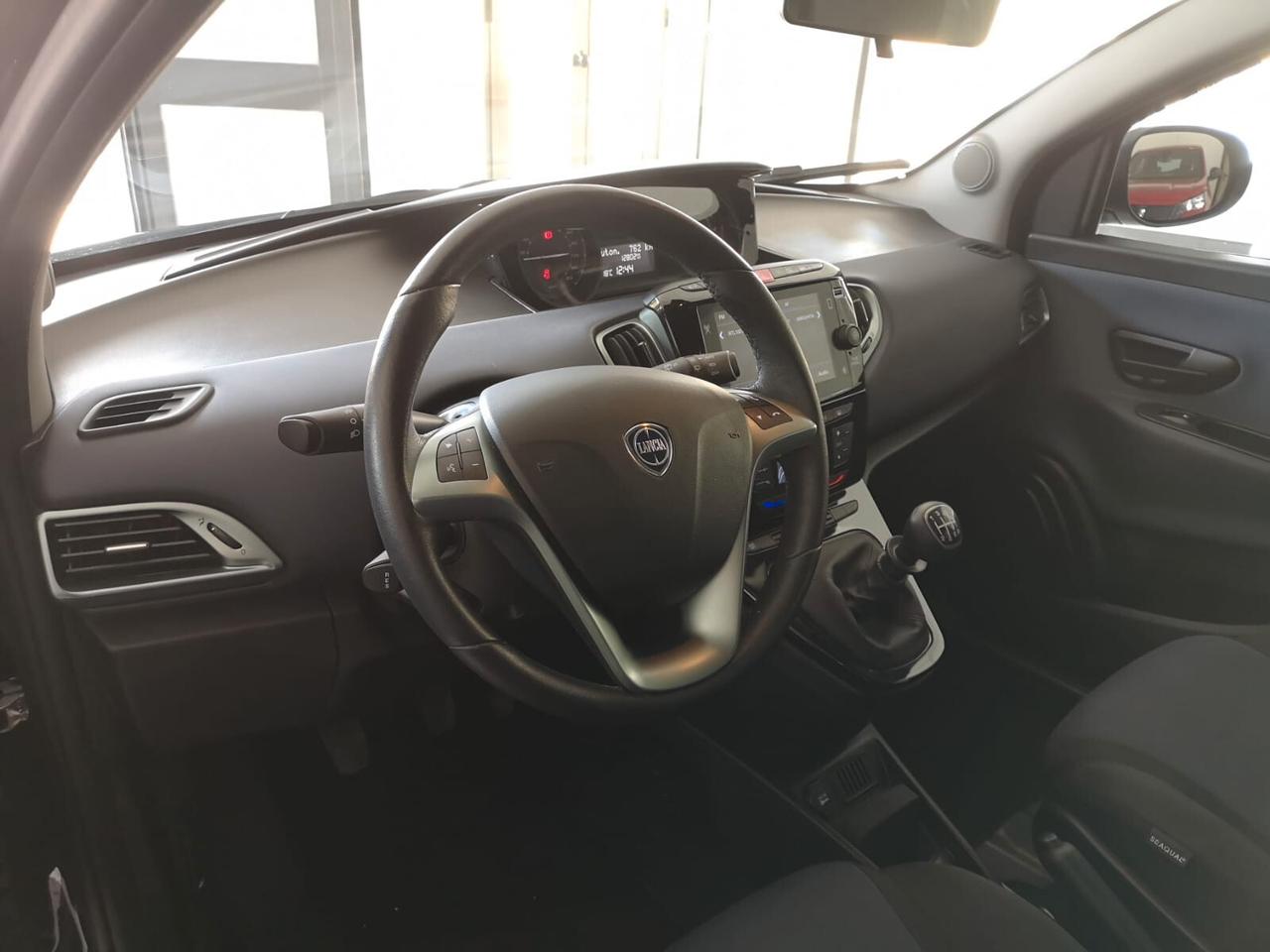 Lancia Ypsilon 1.0FireFly 70CV 5p Hyb Platino 2024