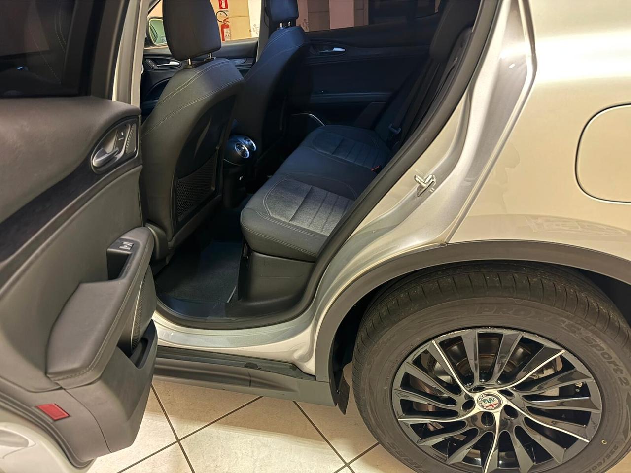 Alfa Romeo Stelvio 2.2 Turbodiesel 160 CV AT8 RWD Super