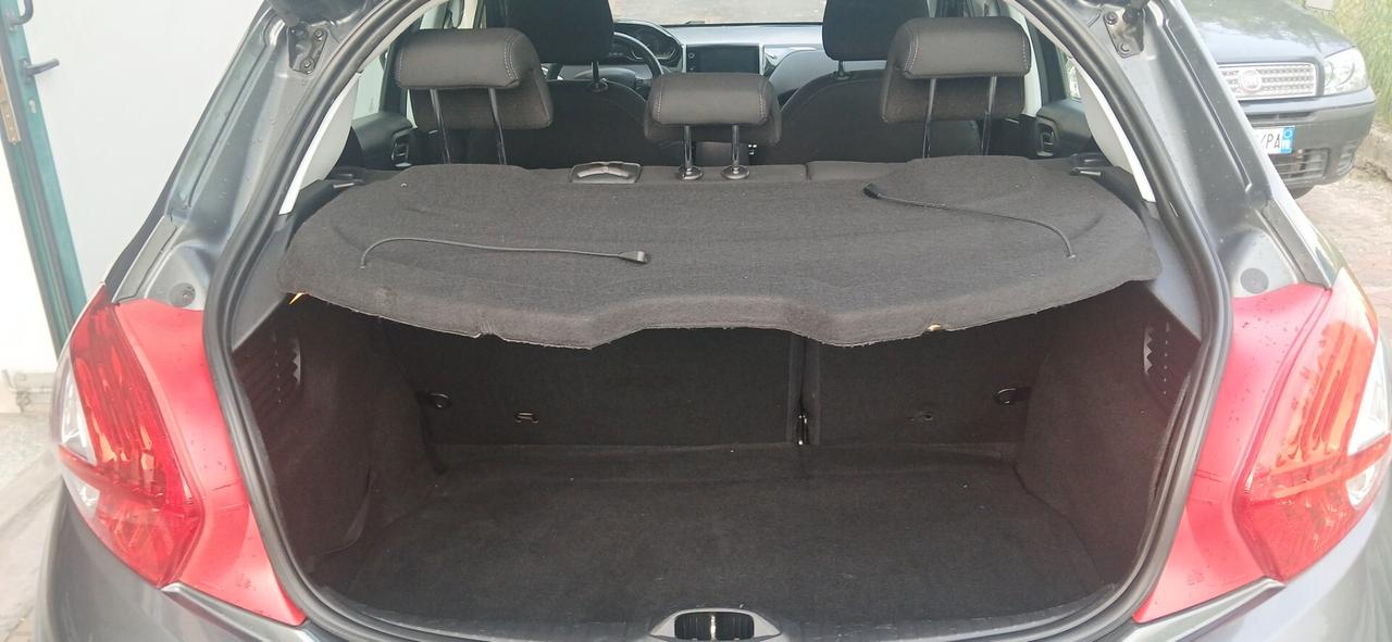 Peugeot 208 1.4 HDi neopatentati