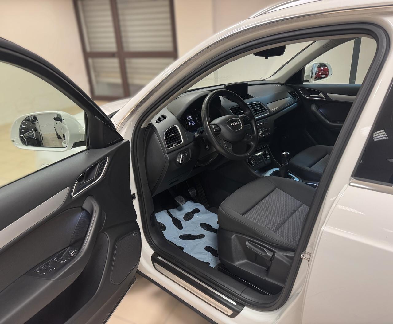 Audi Q3 2.0 TDI 120 CV Sport