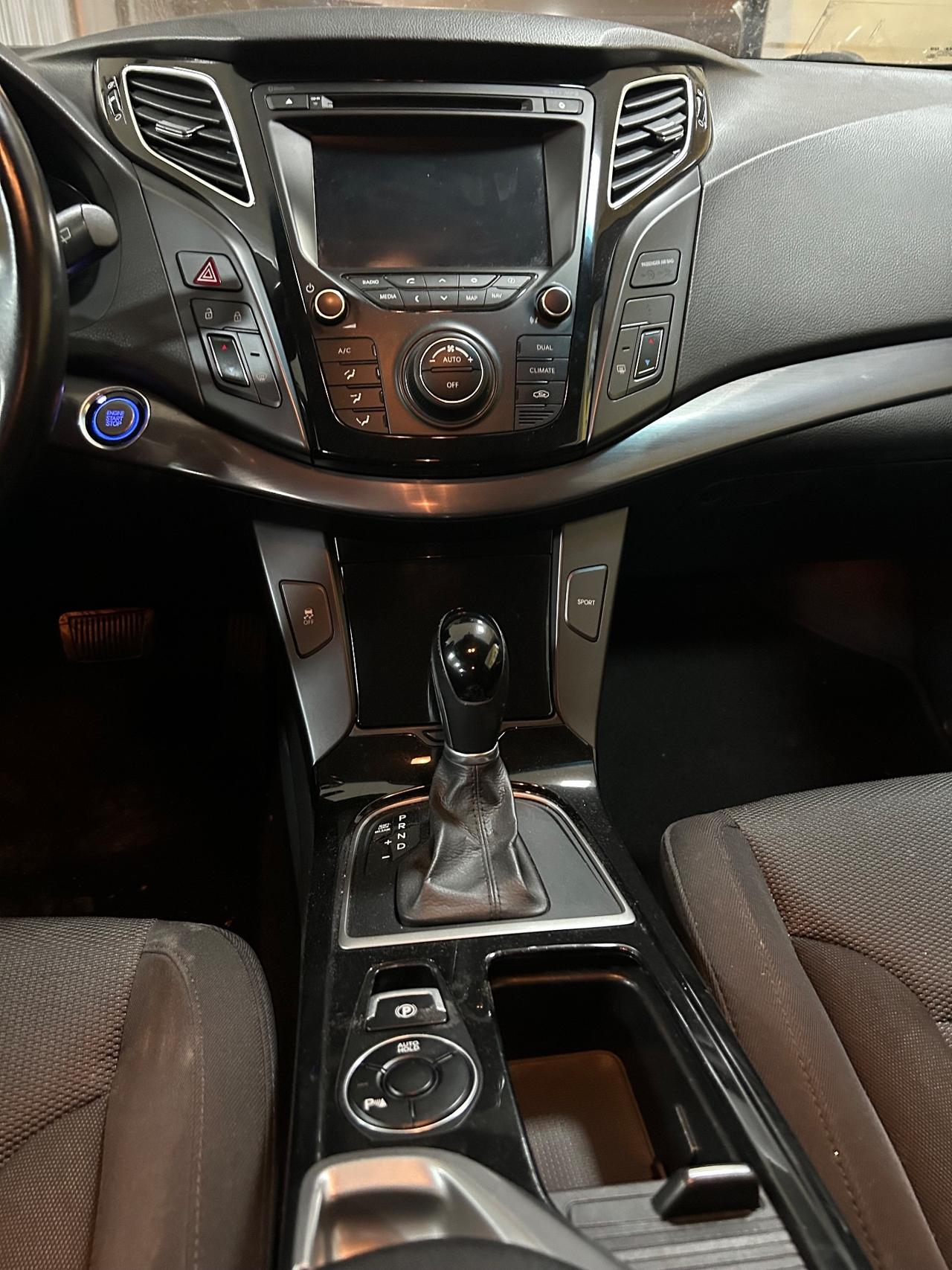 HYUNDAI i40 Wagon 1.7 CRDi 136CV Aut. Style - 2013