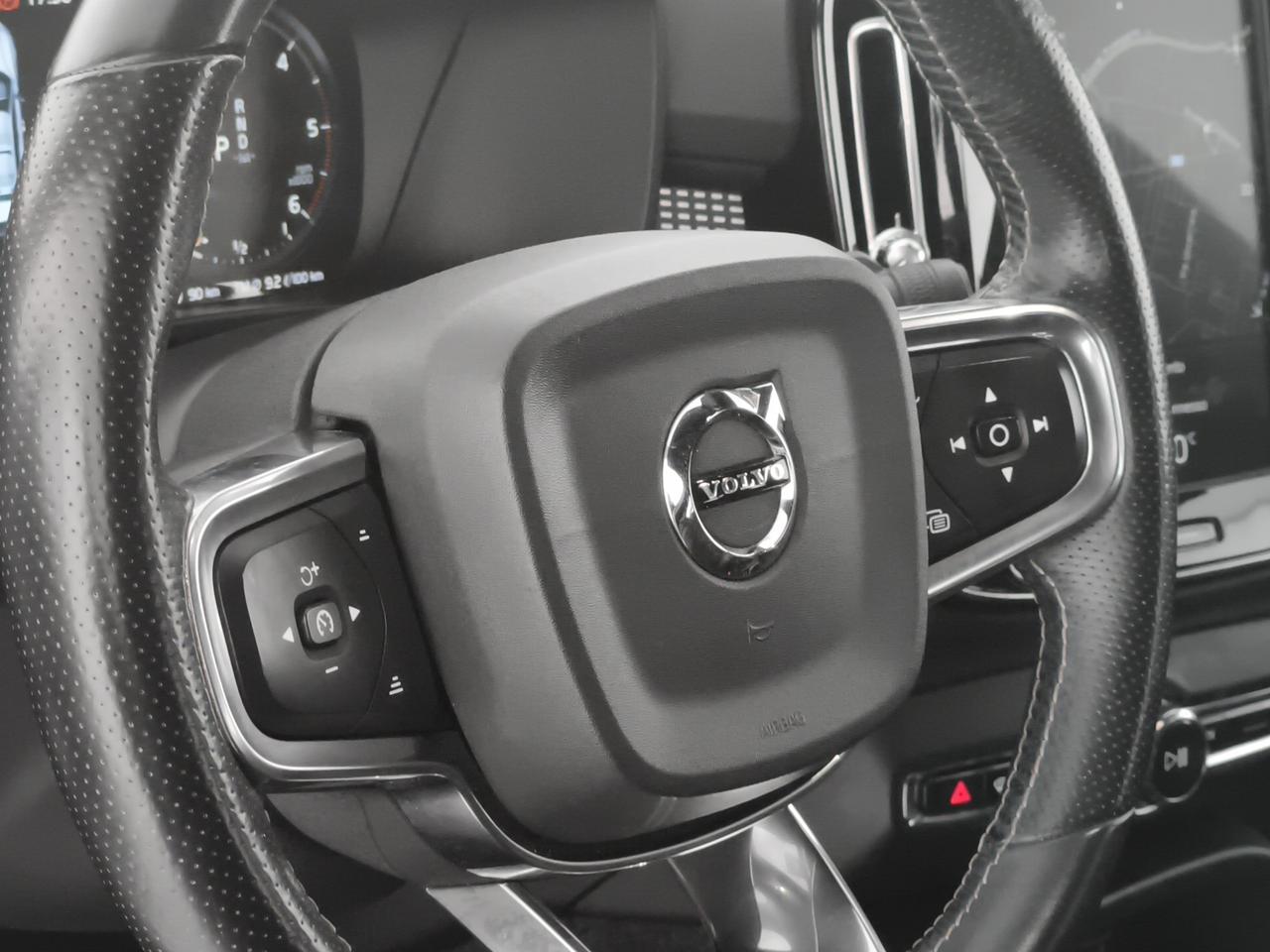 Volvo XC40 2.0 d4 R-design awd