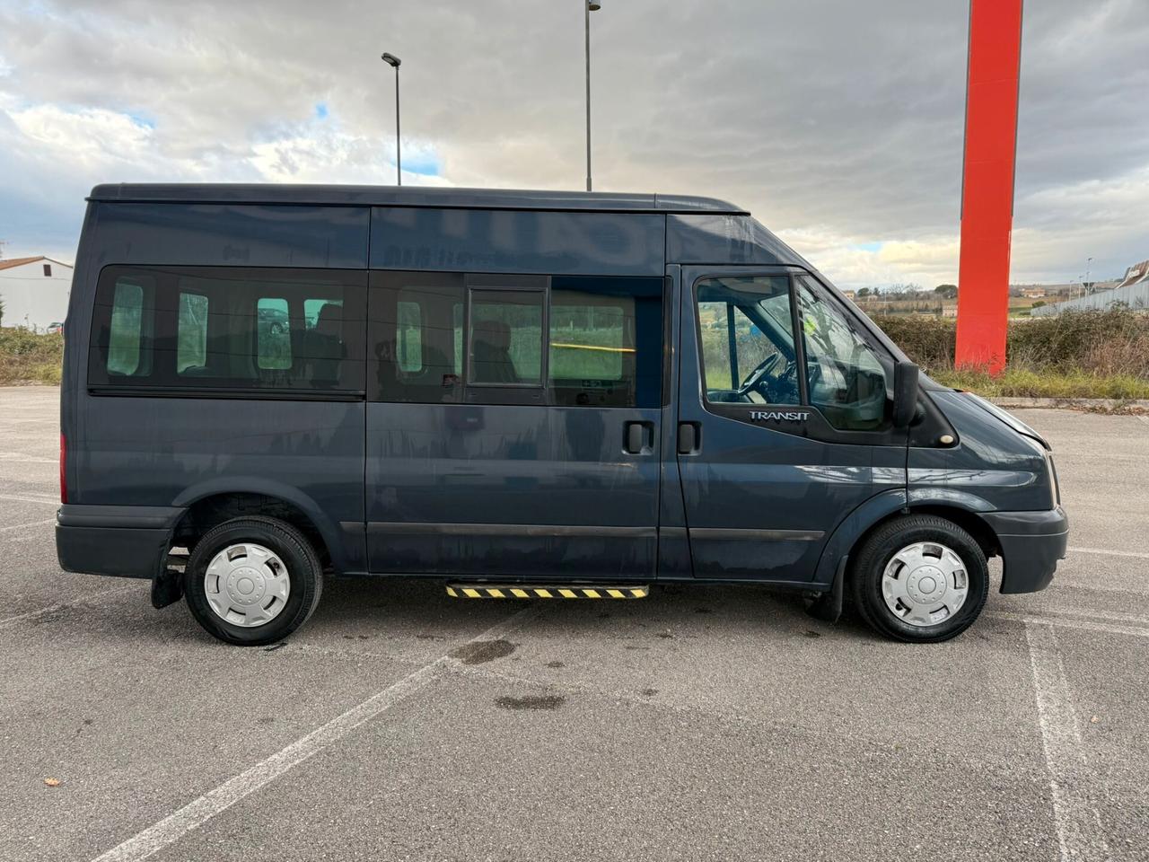 FORD TRANSIT TOURNEO 9 POSTI 2010 12 MESI DI GARANZIA