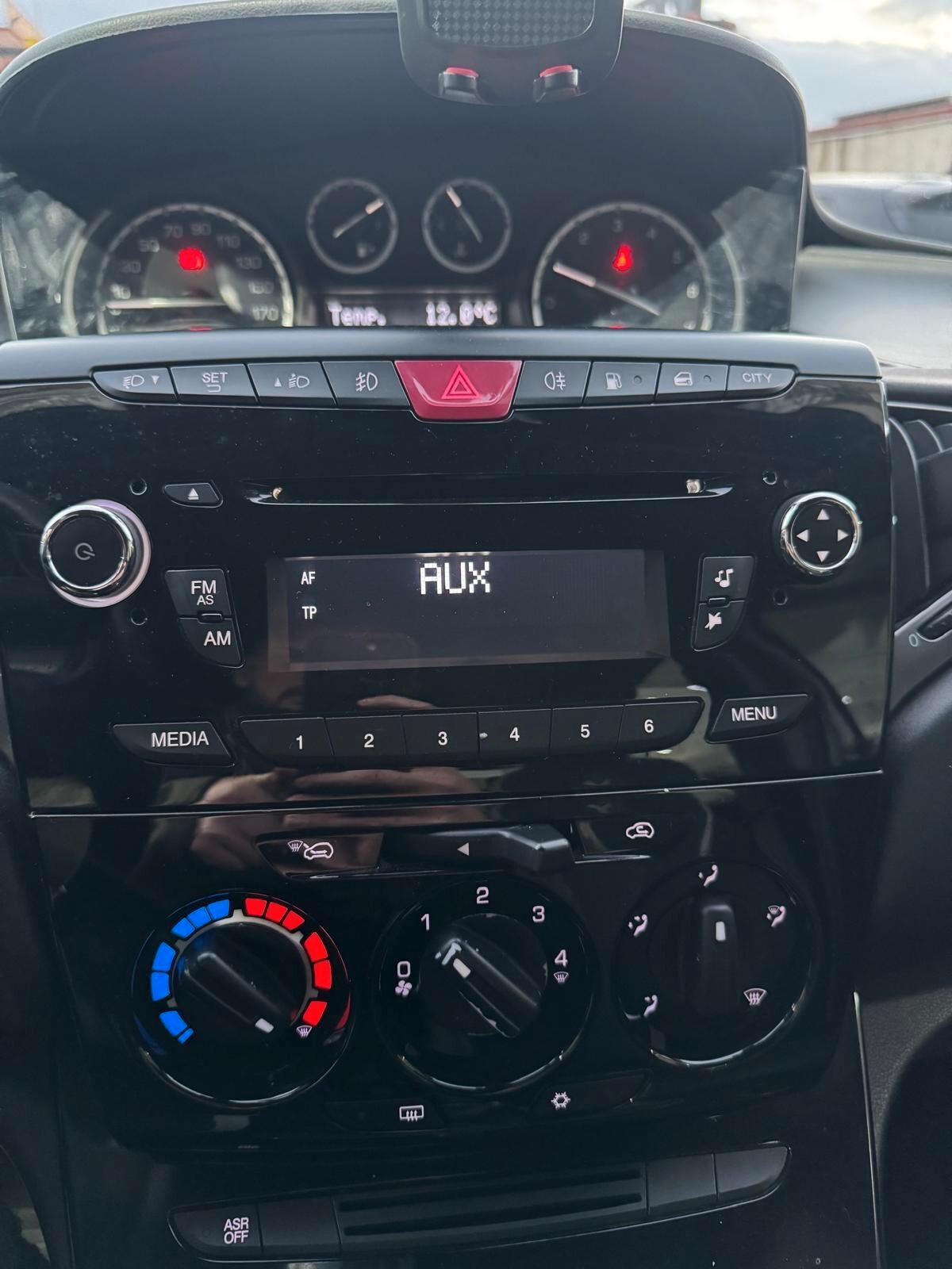 Lancia Ypsilon 0.9 TwinAir 85 CV 5 porte Metano Ecochic Gold