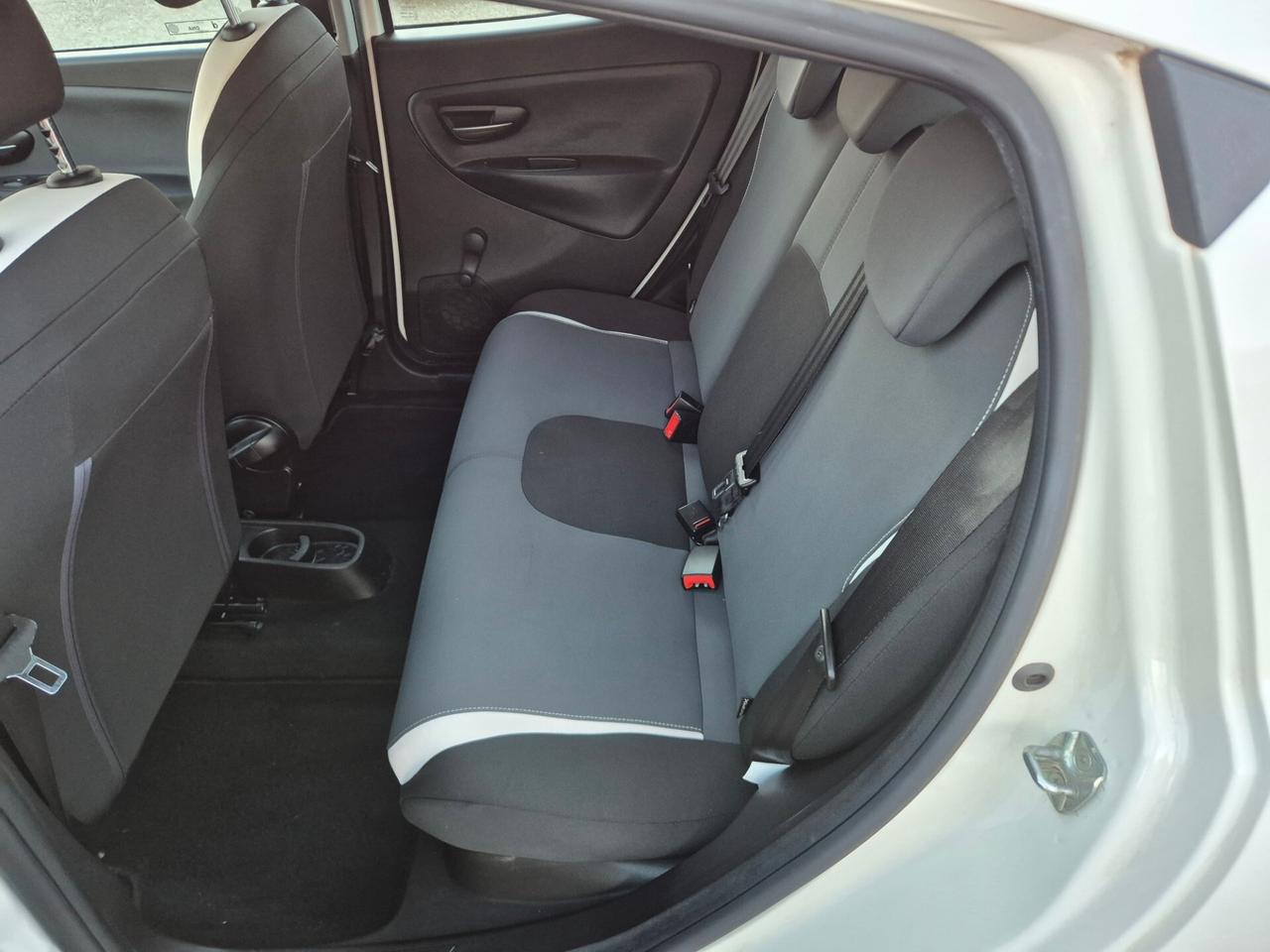 Lancia Ypsilon 1.2 69 CV 5 porte Elefantino