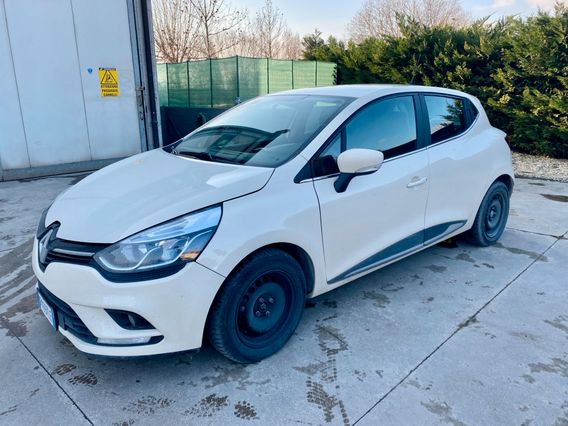 Renault Clio Autocarro 4 posti