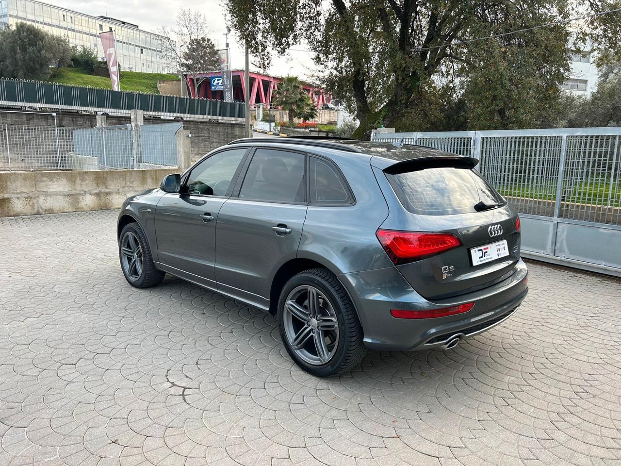 Audi Q5 3.0 V6 TDI 250 CV S-LINE